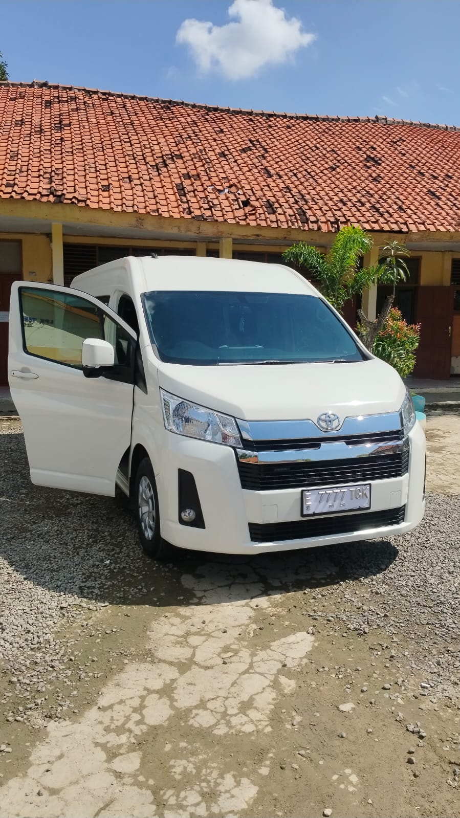 HIACE PREMIO KAINA
